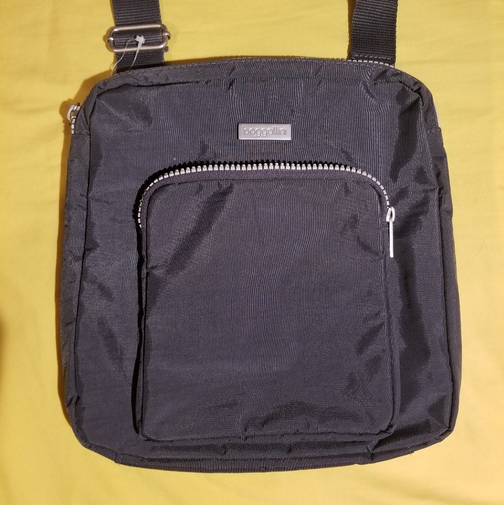 Grey nylon baggallini crossbody